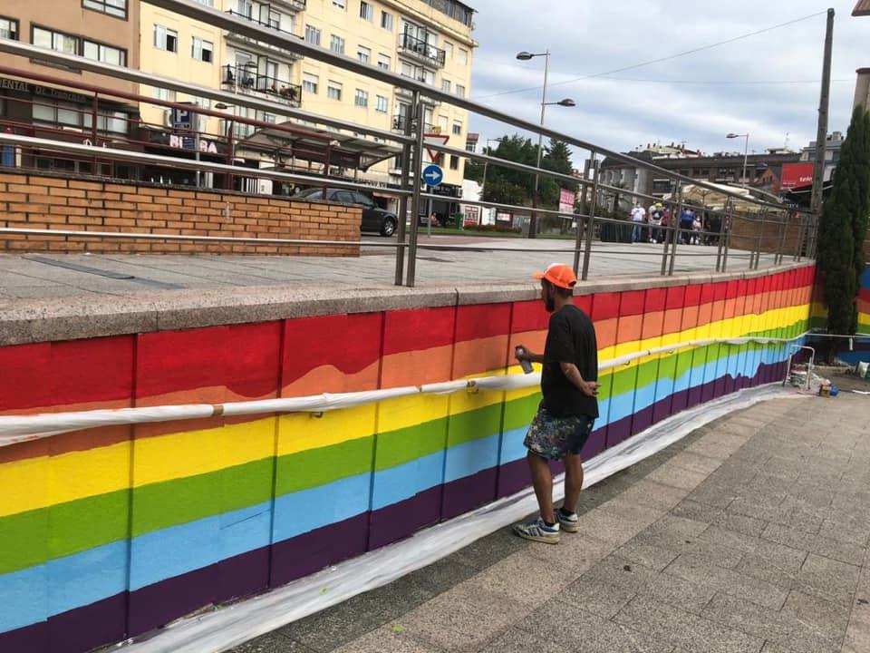 Mural-Dia-do-Orgullo-LGTBIQ-rampa-de-la-plaza-do-Cristo.jpg