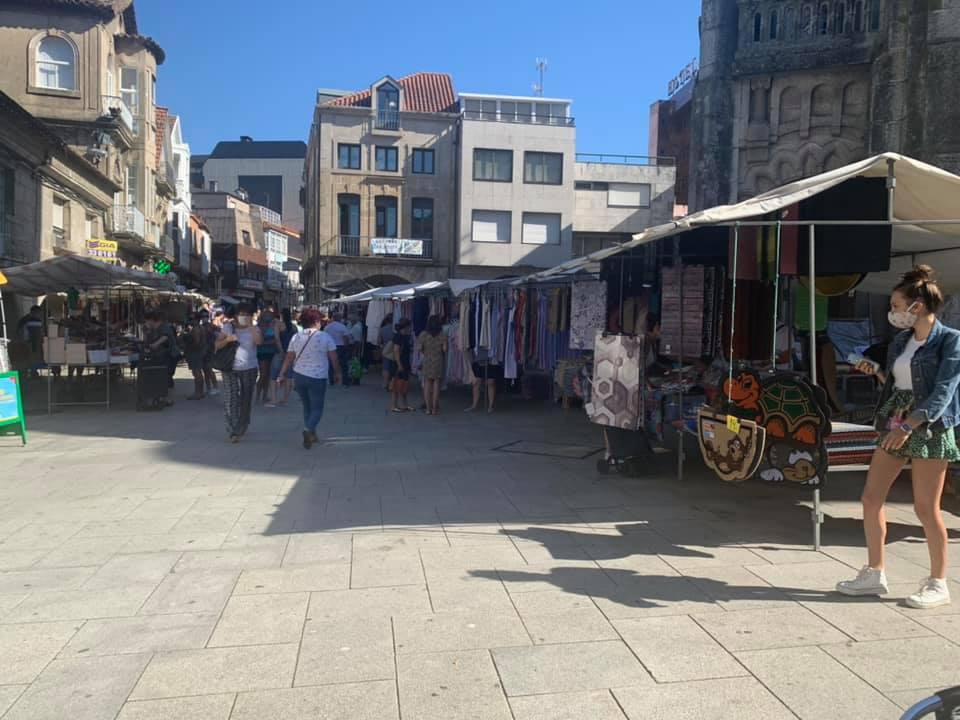 mercado-ambulante-Porriño-plaza-del-Concello.jpg