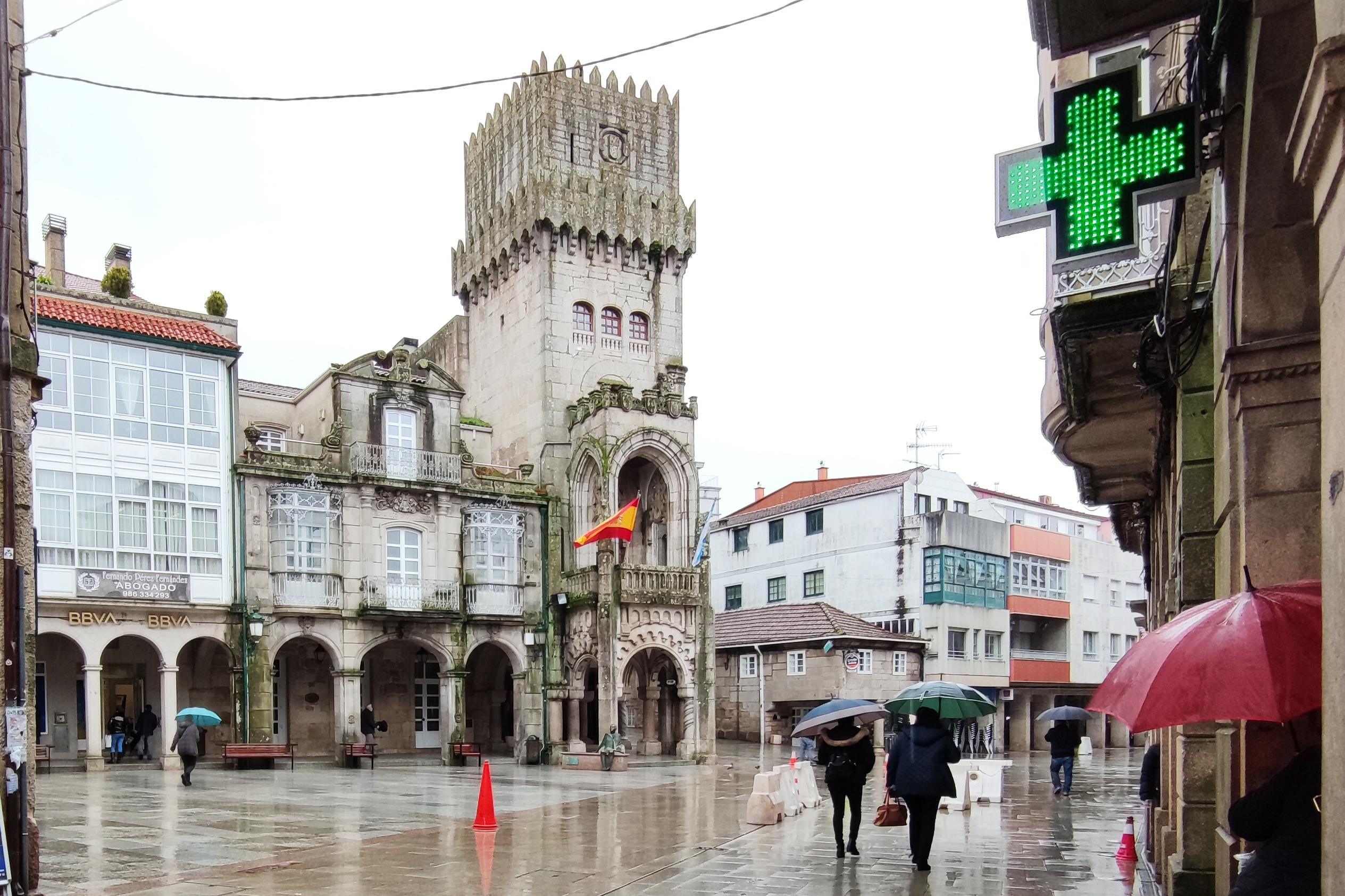 Concello-Porrino-plaza-en-perspectiva-con-lluvia.jpg