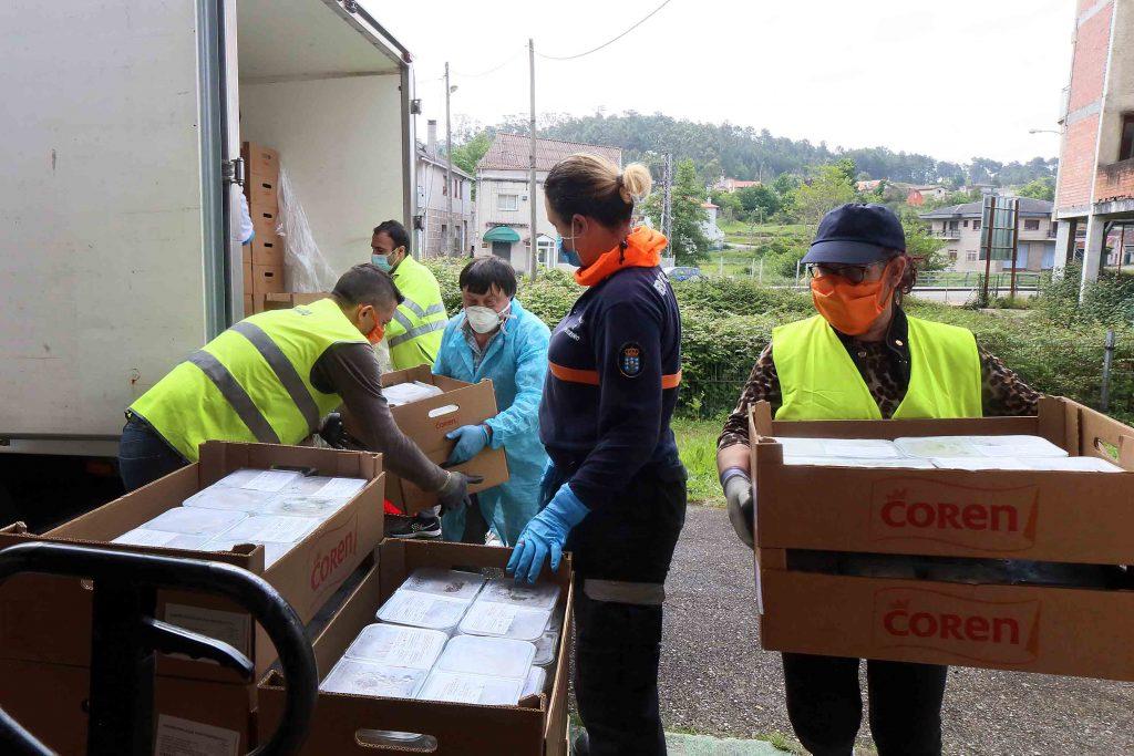 Donaciones-para-Banco-Alimentos-Porriño-con-Protección-Civil.jpg