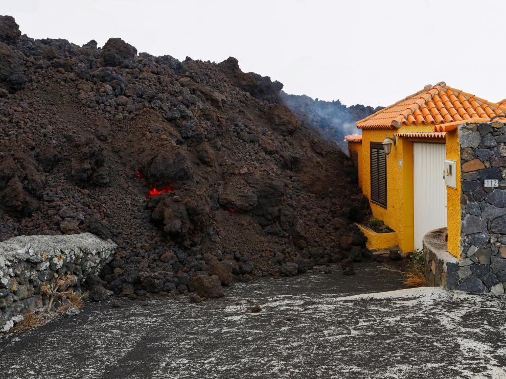 lava-arrasa-en-la-isla-de-La-Palma.jpg