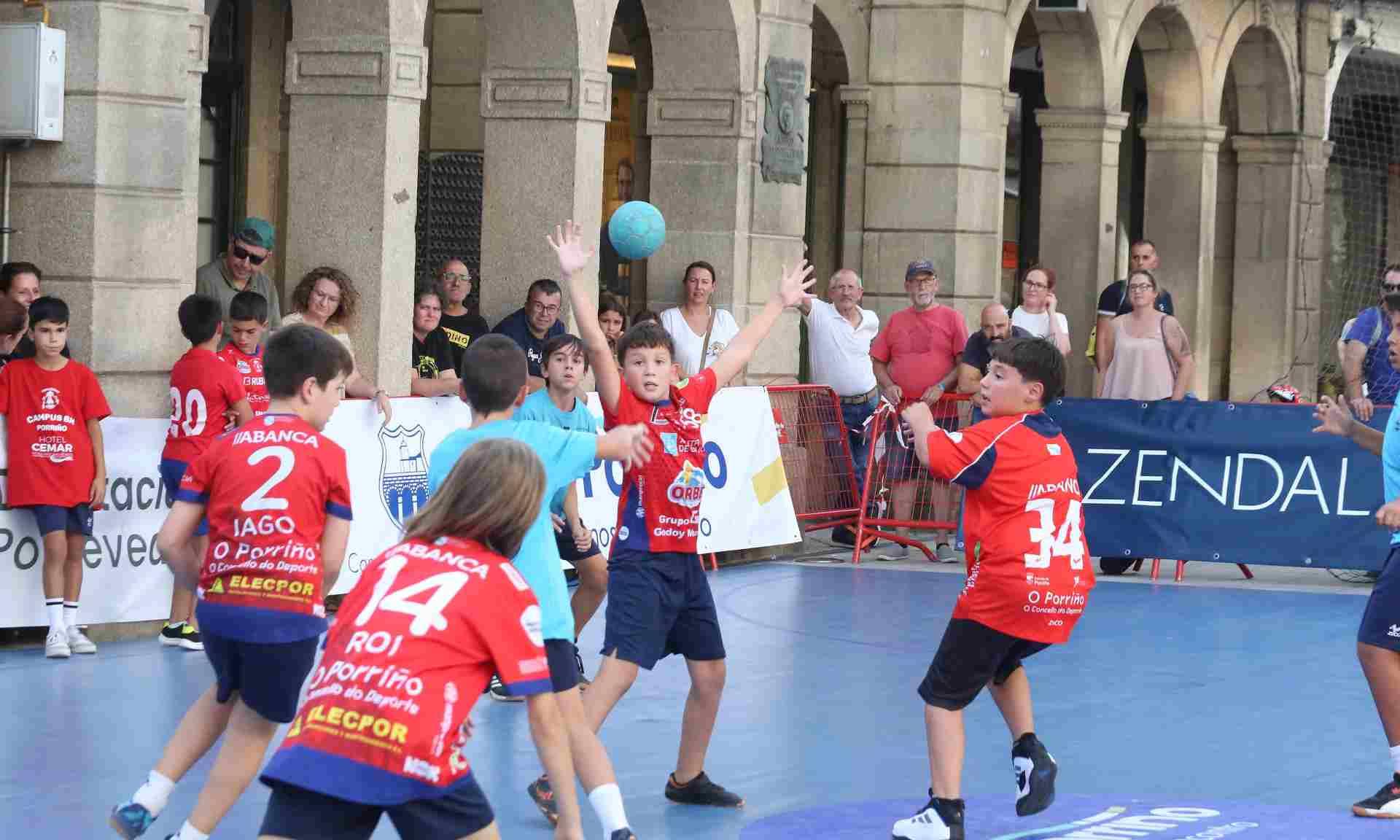 presentacion-club-balonmano-porrino-festas-cristo-01.jpg