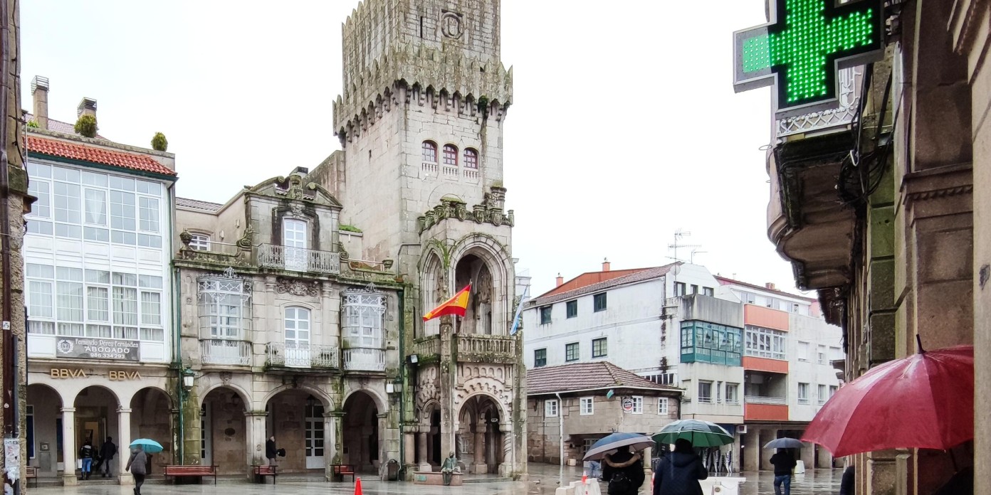 Concello-Porrino-plaza-en-perspectiva-con-lluvia.jpg